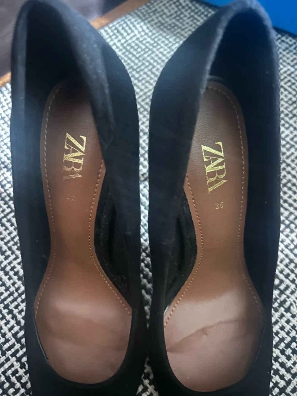 Zara Black Pointed-Toe Women's Pumps - Picture 6 of 6
